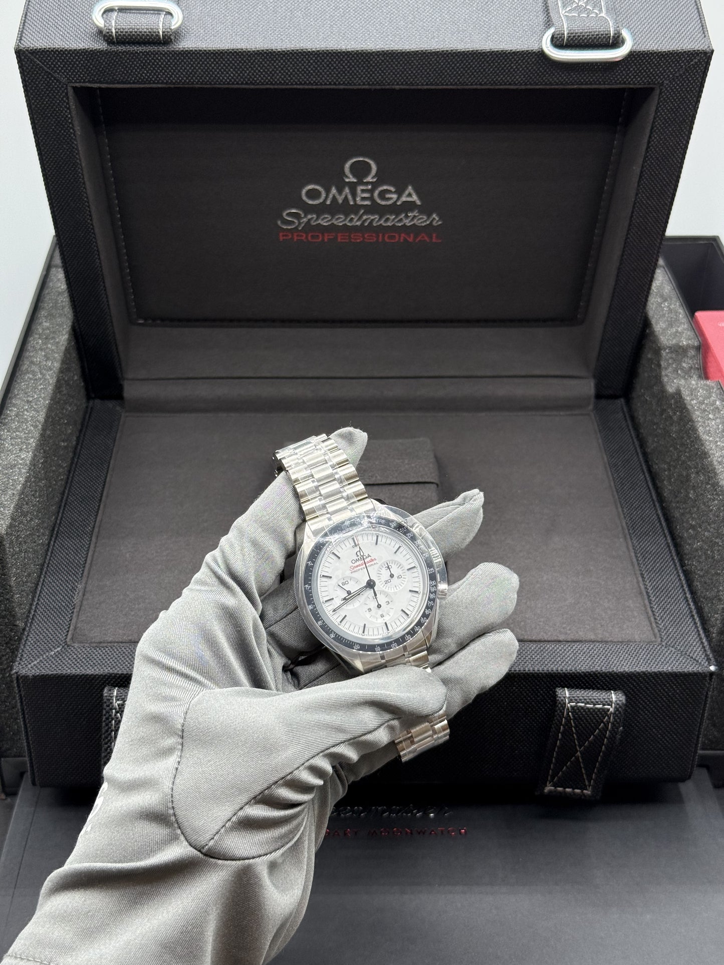 OMEGA SPEEDMASTER MOONWATCH 310.30.42.50.04.001 ANNO 2024