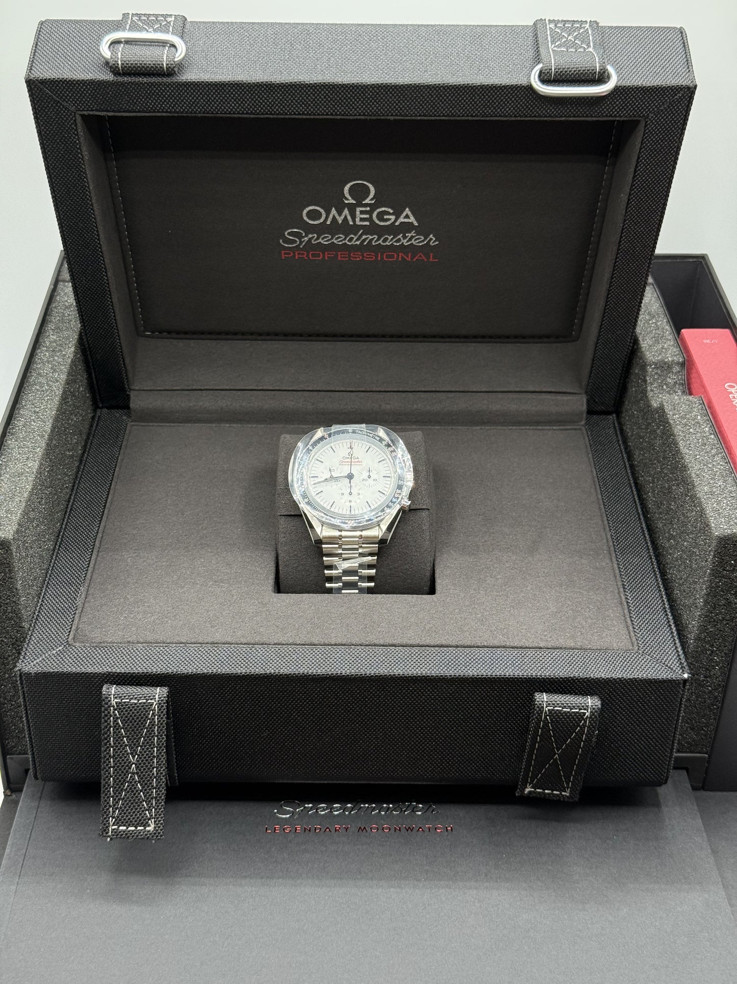 OMEGA SPEEDMASTER MOONWATCH 310.30.42.50.04.001 ANNO 2024